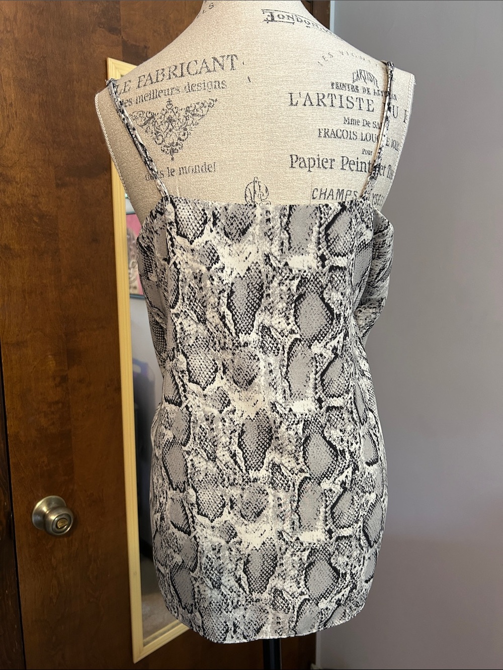 Snake Print High-Low Cami - Picture 4 of 10
